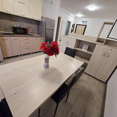 Fabulous Family - Piscina Sauna Jacuzzi Mamaia Nord