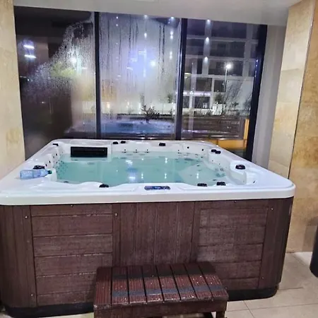 Fabulous Family - Piscina Sauna Jacuzzi Mamaia Nord Năvodari