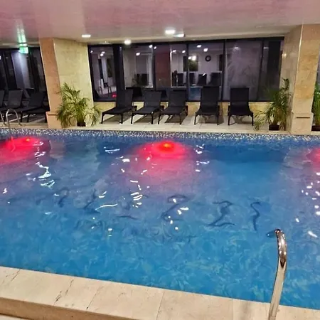 Fabulous Family - Piscina Sauna Jacuzzi Mamaia Nord * Năvodari