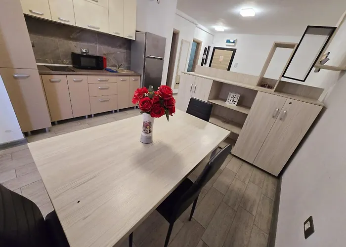 Fabulous Family - Piscina Sauna Jacuzzi Mamaia Nord