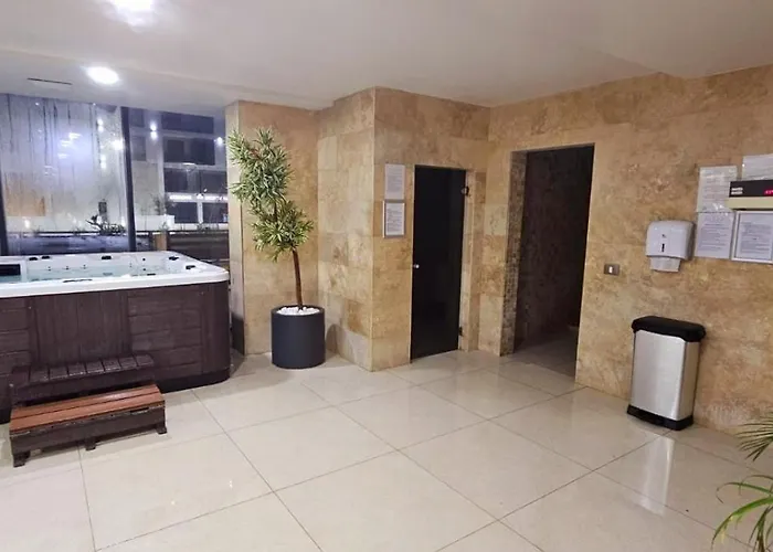 Fabulous Family - Piscina Sauna Jacuzzi Mamaia Nord アパート *